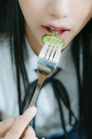 鲜嫩多汁的小秘书h_DVD完整视频观看