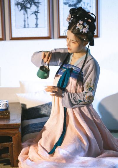 日光之下_手机免费播放动漫